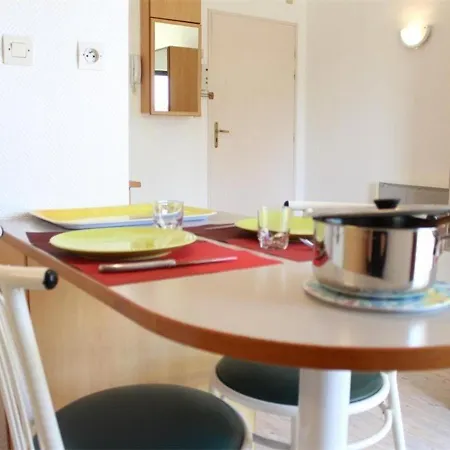 Apartment Cosy Avec Piscine Et Parking, Proche - Fr-1-246-137