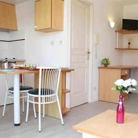 Cosy Avec Piscine Et Parking, Proche - Fr-1-246-137 La Rochelle (Charente-Maritime)