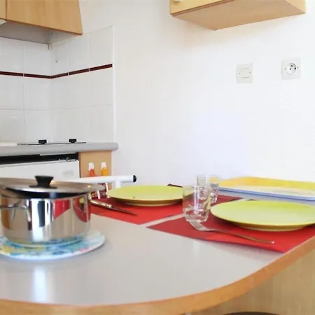 Cosy Avec Piscine Et Parking, Proche - Fr-1-246-137 Appartamento *